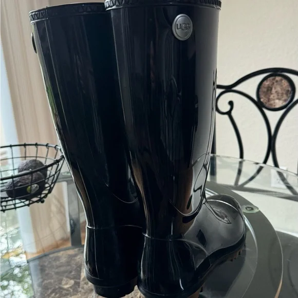 UGG rain boots.  Size 9. Tall Black shiny style - Picture 8 of 10